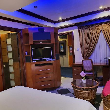 Fields Palace Hotel Angeles Ngoại thất bức ảnh